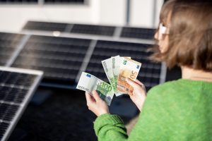 Cum te ajută sistemele fotovoltaice să economisești energie și bani