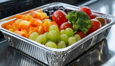 Cum influențează aciditatea alimentelor comportamentul caserolelor de aluminiu?