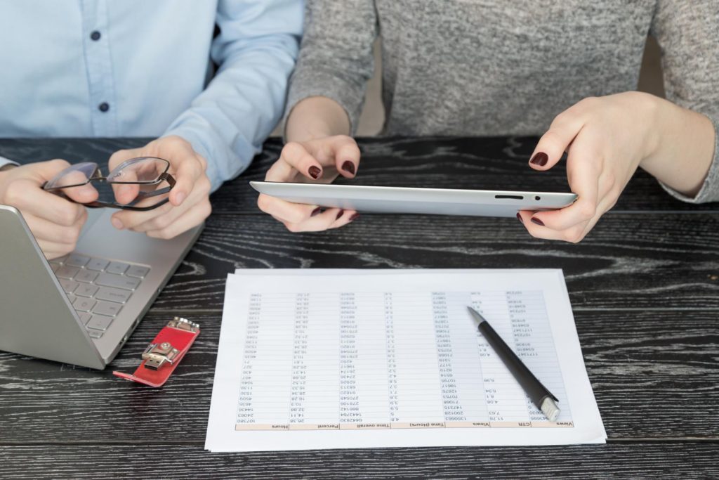 Ce plătești la notar atunci când cumperi o locuință cu credit?