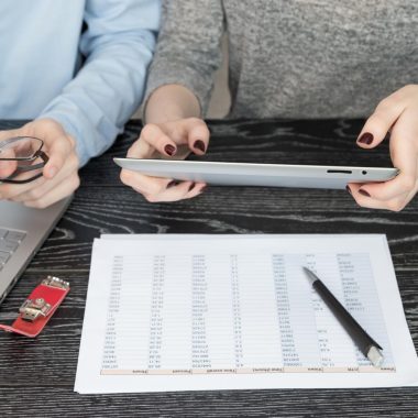 Ce plătești la notar atunci când cumperi o locuință cu credit?